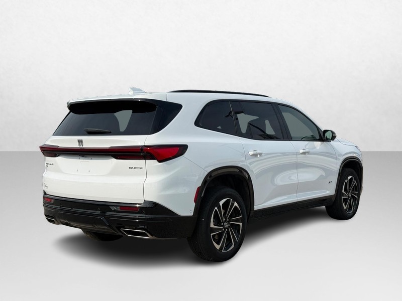 Buick Enclave Vehicle Full-screen Gallery Image 05