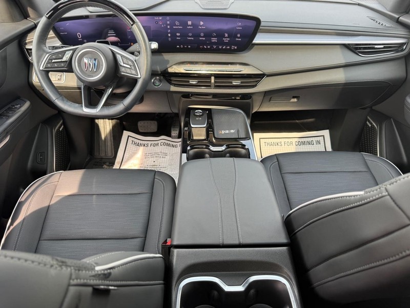 Buick Enclave Vehicle Full-screen Gallery Image 09