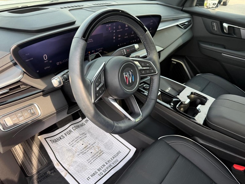 Buick Enclave Vehicle Full-screen Gallery Image 15