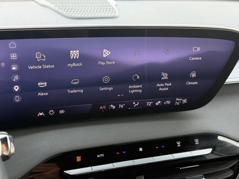 Buick Enclave Vehicle Full-screen Gallery Image 19