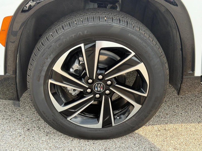 Buick Enclave Vehicle Full-screen Gallery Image 26