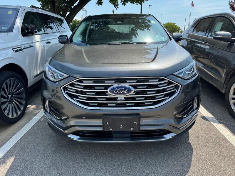 Ford Edge Vehicle Full-screen Gallery Image 02