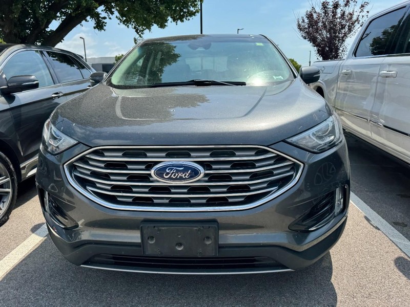 Ford Edge Vehicle Full-screen Gallery Image 02