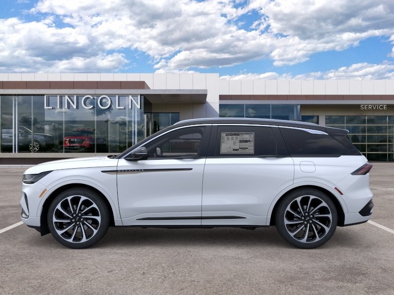 Lincoln Nautilus Vehicle Full-screen Gallery Image 03