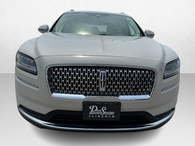 Lincoln Nautilus Vehicle Full-screen Gallery Image 02