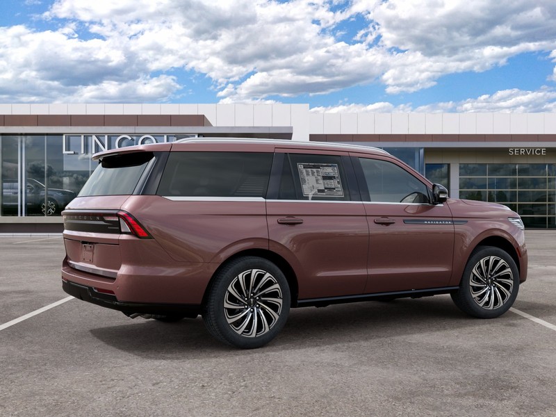 Lincoln Navigator Vehicle Full-screen Gallery Image 06