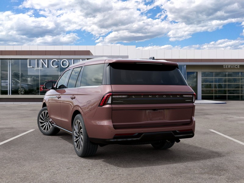 Lincoln Navigator Vehicle Full-screen Gallery Image 08