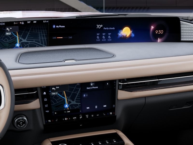 Lincoln Navigator Vehicle Full-screen Gallery Image 14