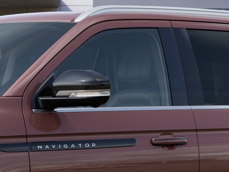 Lincoln Navigator Vehicle Full-screen Gallery Image 20