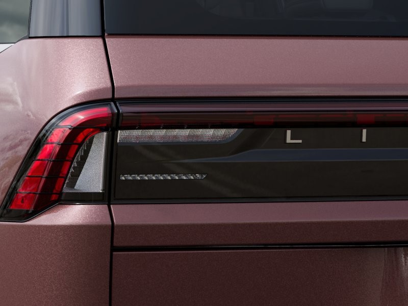 Lincoln Navigator Vehicle Full-screen Gallery Image 21