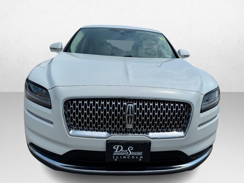 Lincoln Nautilus Vehicle Full-screen Gallery Image 02