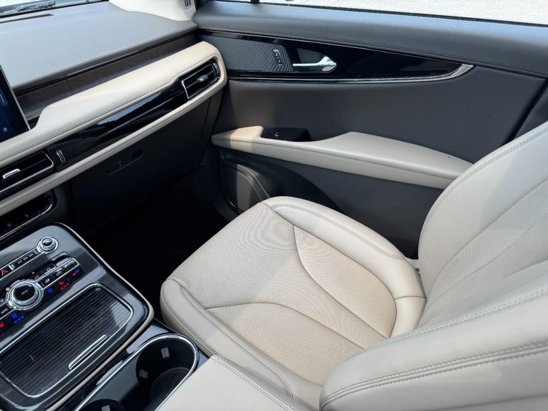 Lincoln Nautilus Vehicle Full-screen Gallery Image 11