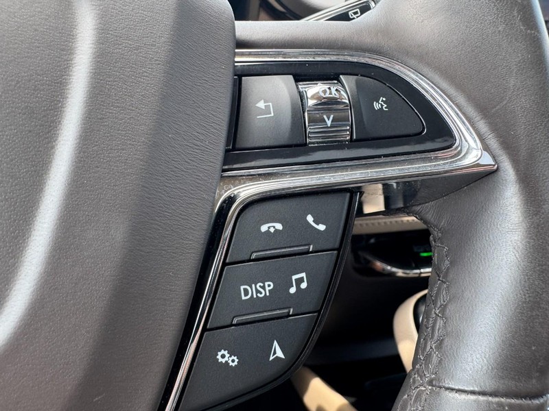 Lincoln Nautilus Vehicle Full-screen Gallery Image 19