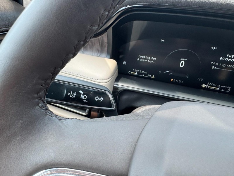 Lincoln Nautilus Vehicle Full-screen Gallery Image 20