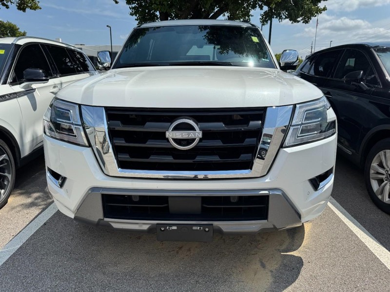 Nissan Armada Vehicle Full-screen Gallery Image 02