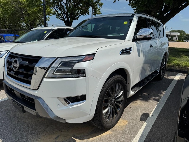 Nissan Armada Vehicle Full-screen Gallery Image 03