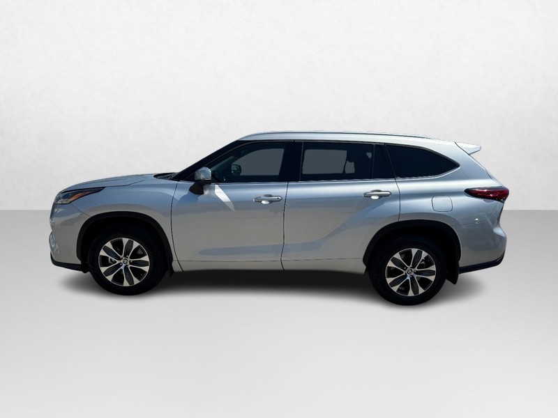 Toyota Highlander Vehicle Full-screen Gallery Image 08