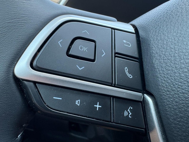 Toyota Highlander Vehicle Full-screen Gallery Image 18