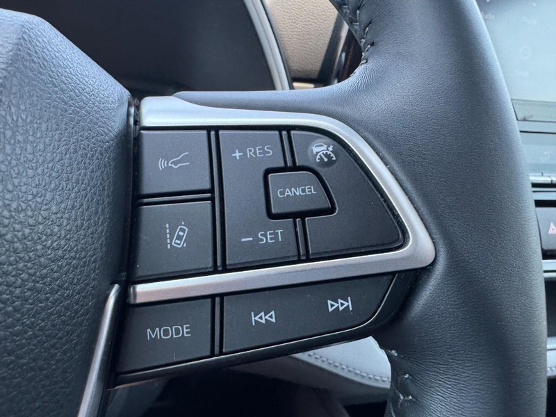 Toyota Highlander Vehicle Full-screen Gallery Image 19