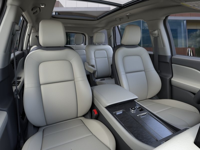 Lincoln Aviator Vehicle Full-screen Gallery Image 10
