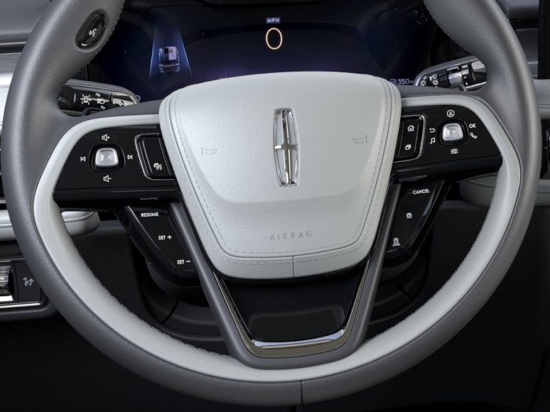 Lincoln Aviator Vehicle Full-screen Gallery Image 12