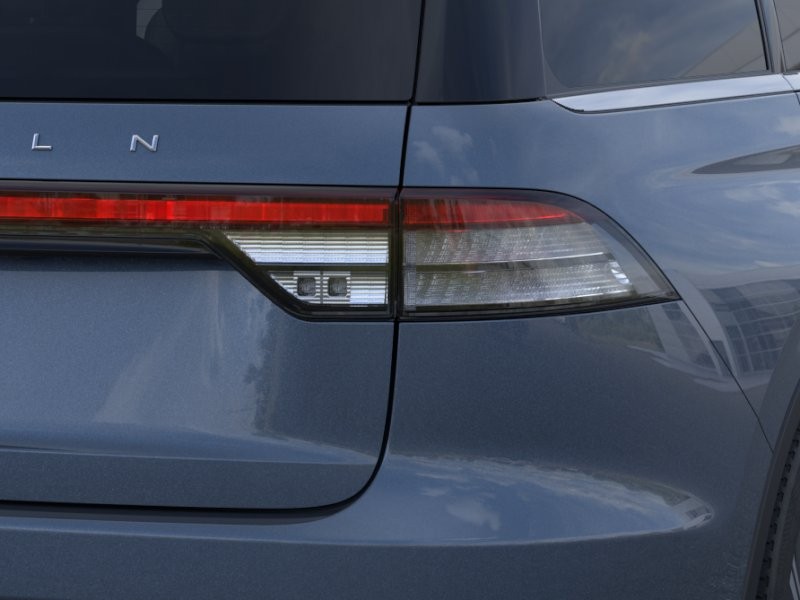 Lincoln Aviator Vehicle Full-screen Gallery Image 21