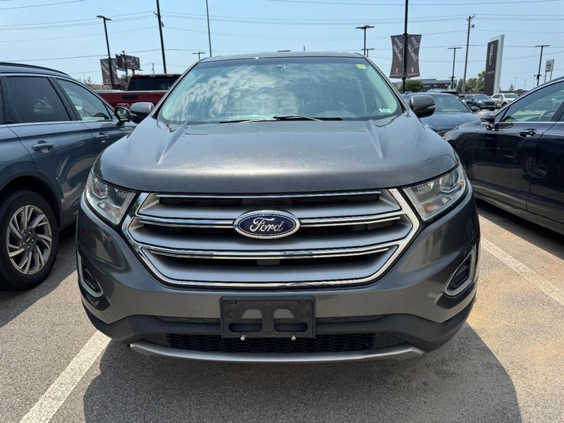 Ford Edge Vehicle Full-screen Gallery Image 02