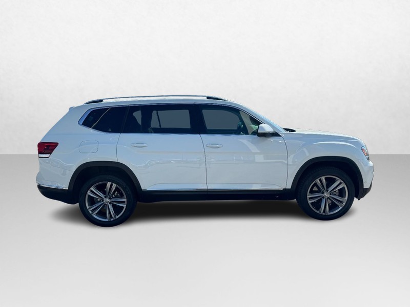 Volkswagen Atlas Vehicle Full-screen Gallery Image 04