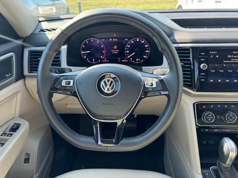 Volkswagen Atlas Vehicle Full-screen Gallery Image 10