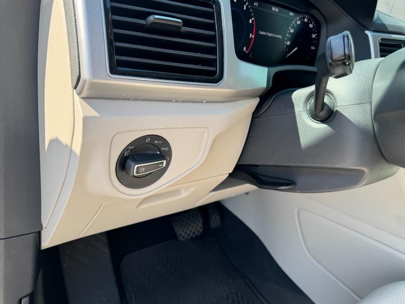 Volkswagen Atlas Vehicle Full-screen Gallery Image 14