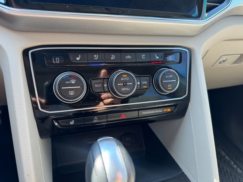 Volkswagen Atlas Vehicle Full-screen Gallery Image 21