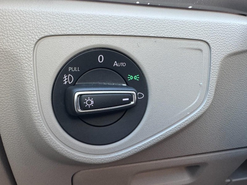 Volkswagen Atlas Vehicle Full-screen Gallery Image 22