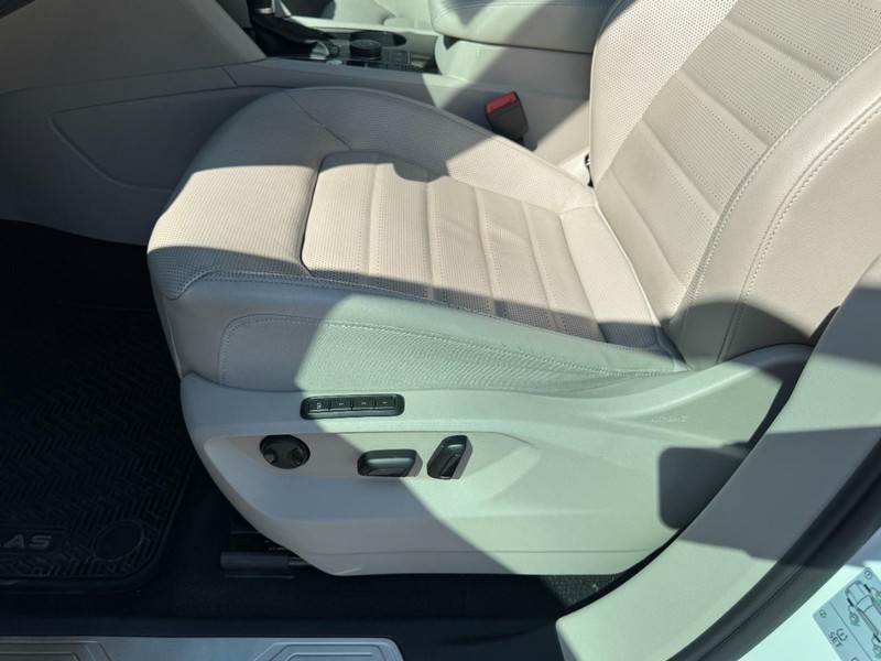 Volkswagen Atlas Vehicle Full-screen Gallery Image 26