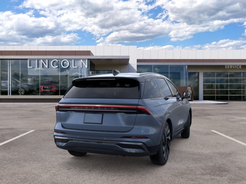 Lincoln Nautilus Vehicle Full-screen Gallery Image 08