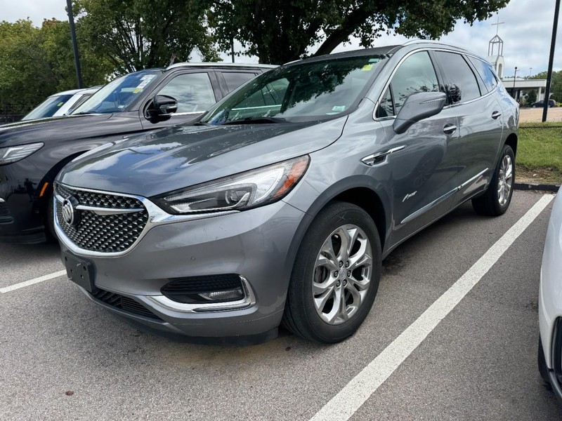 Buick Enclave Vehicle Full-screen Gallery Image 03