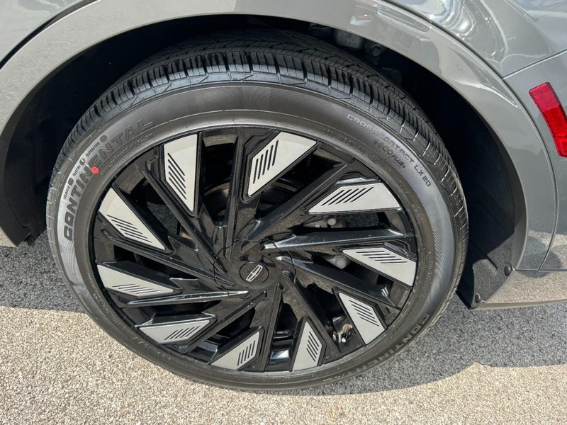 Lincoln Nautilus Vehicle Full-screen Gallery Image 27
