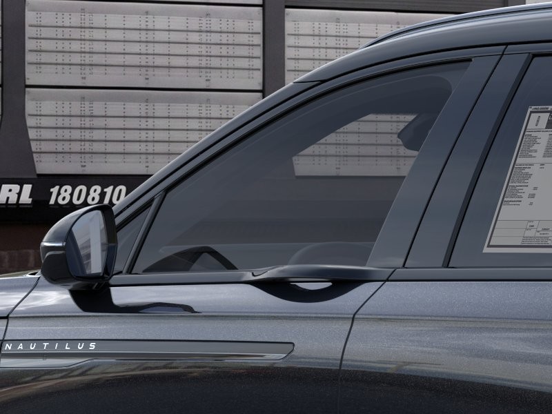 Lincoln Nautilus Vehicle Full-screen Gallery Image 20