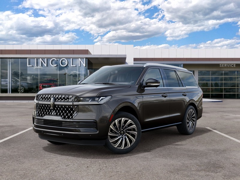 Lincoln Navigator Vehicle Full-screen Gallery Image 02