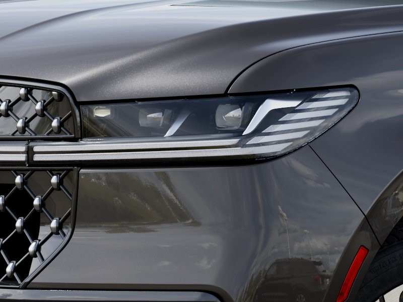 Lincoln Navigator Vehicle Full-screen Gallery Image 18