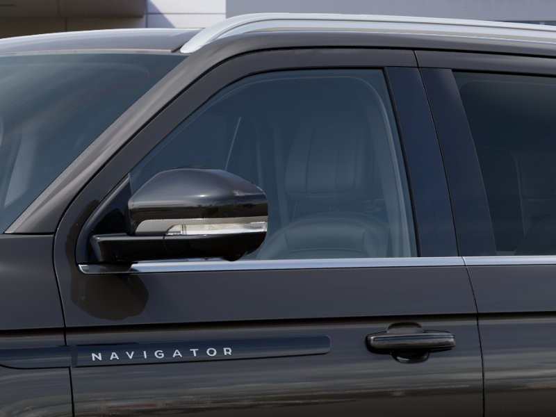 Lincoln Navigator Vehicle Full-screen Gallery Image 20