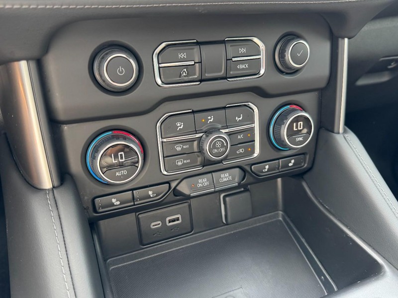 Chevrolet Tahoe Vehicle Full-screen Gallery Image 17