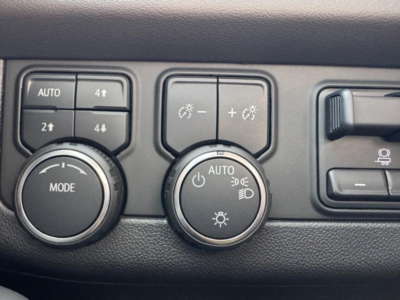 Chevrolet Tahoe Vehicle Full-screen Gallery Image 22