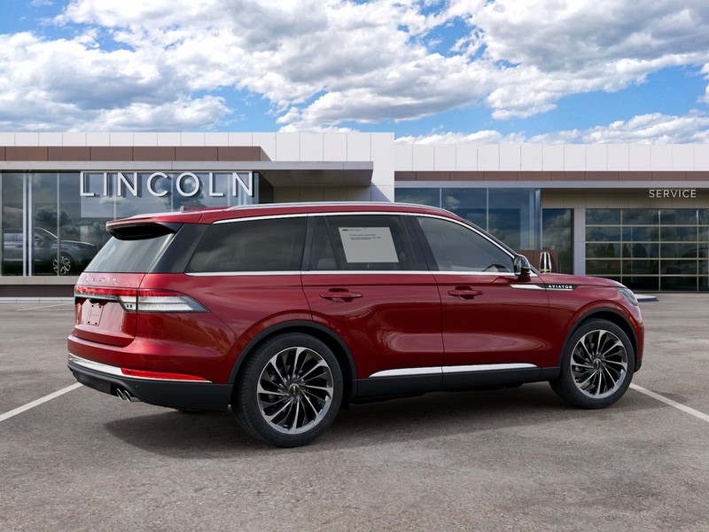 Lincoln Aviator Vehicle Full-screen Gallery Image 06