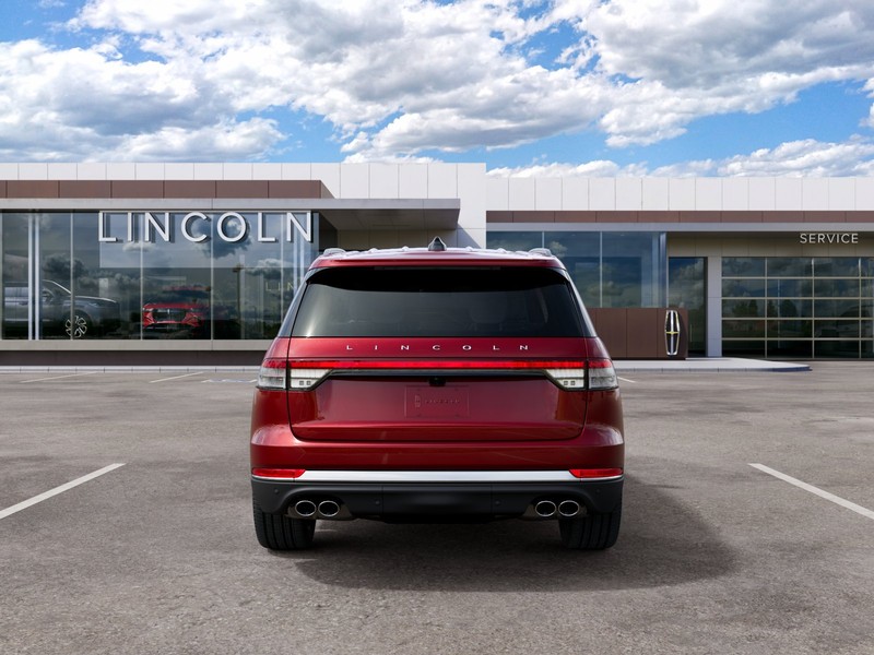Lincoln Aviator Vehicle Full-screen Gallery Image 07