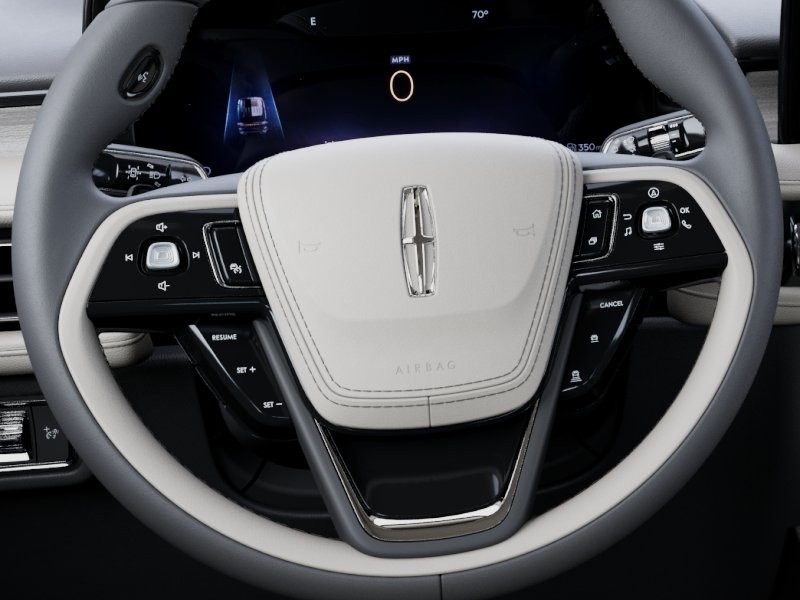 Lincoln Aviator Vehicle Full-screen Gallery Image 12