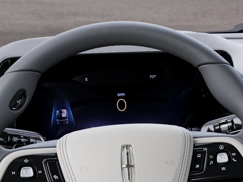 Lincoln Aviator Vehicle Full-screen Gallery Image 13