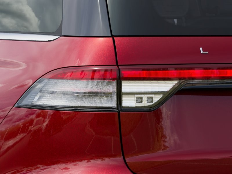 Lincoln Aviator Vehicle Full-screen Gallery Image 21