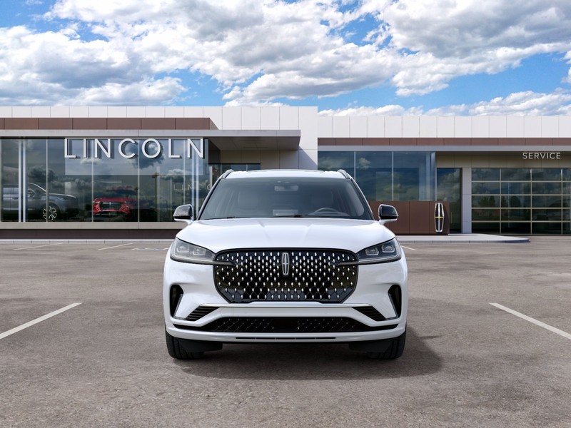Lincoln Aviator Vehicle Full-screen Gallery Image 03