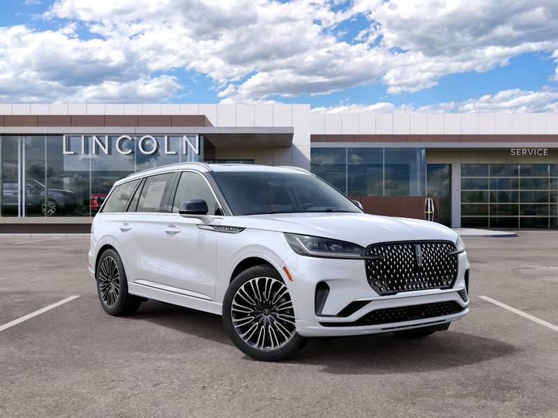 Lincoln Aviator Vehicle Full-screen Gallery Image 04
