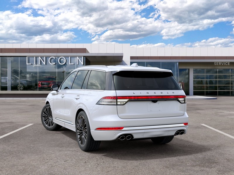Lincoln Aviator Vehicle Full-screen Gallery Image 08